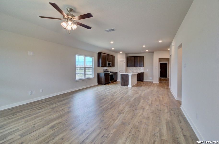 Spacious, unfurnished interior of a new home in Prairie Green, Converse (Image 22).
