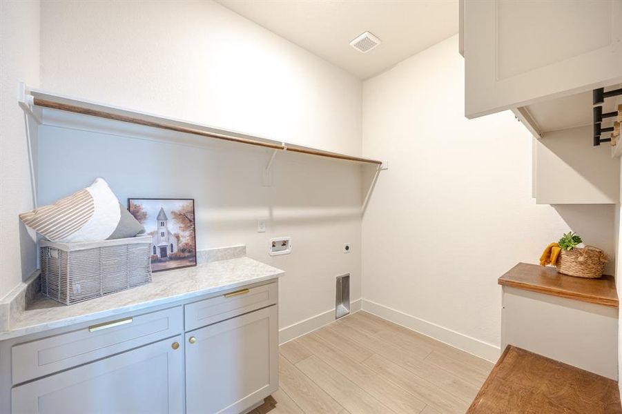 Furnished interior view inside a new home in , Fort Worth (Image 15). Furnished interior view inside a new home in , Fort Worth (Image 15).