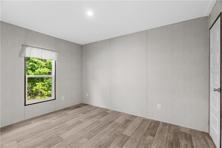 Spacious, unfurnished interior of a new home in , Resaca (Image 13).