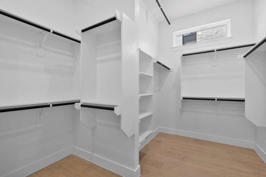 Furnished interior view inside a new home in Evergreen, Conroe (Image 11).