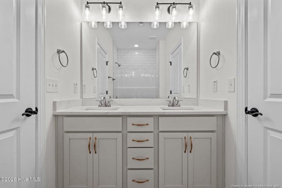 REPRESENTATION PHOTO REPRESENTATION PHOTO