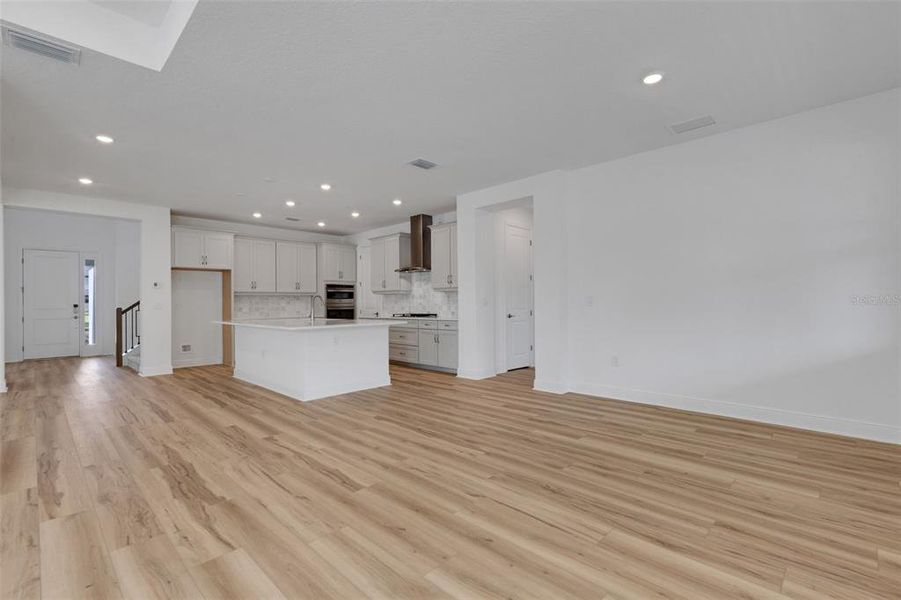 Spacious, unfurnished interior of a new home in Hawkstone, Sarasota (Image 62).