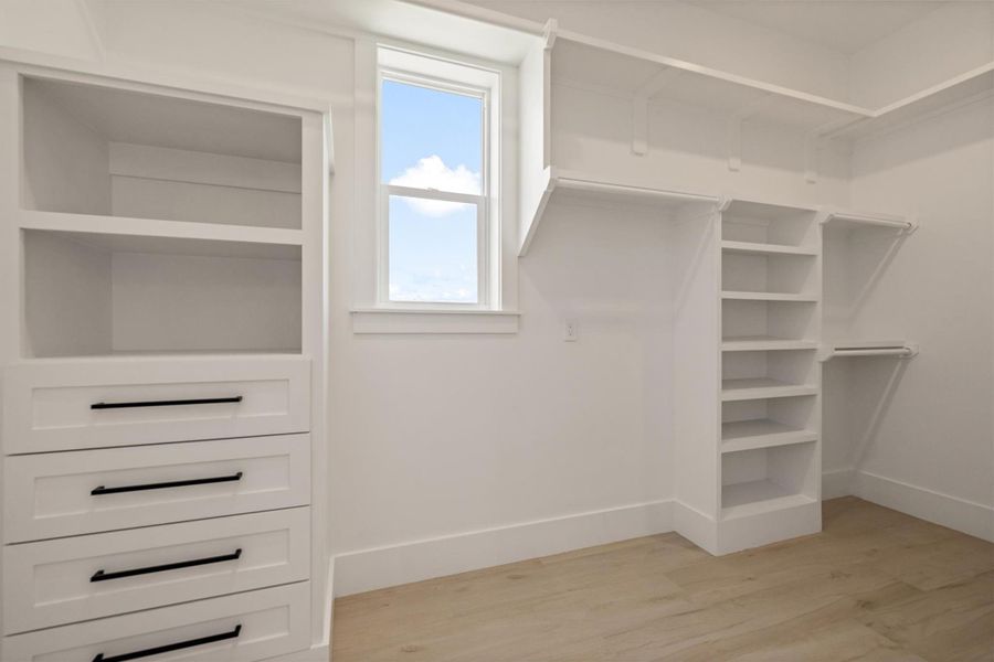 Spacious, unfurnished interior of a new home in , Galveston (Image 22).