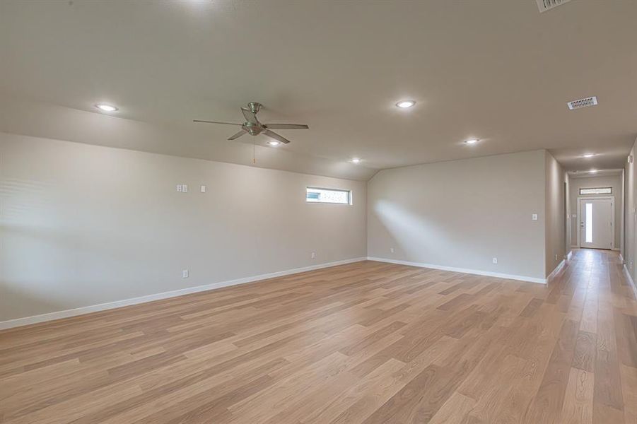 Spacious, unfurnished interior of a new home in Elevon, Lavon (Image 26).