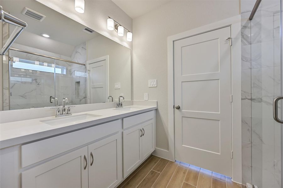 Furnished interior view inside a new home in Laurel Landing, Alvin (Image 8).