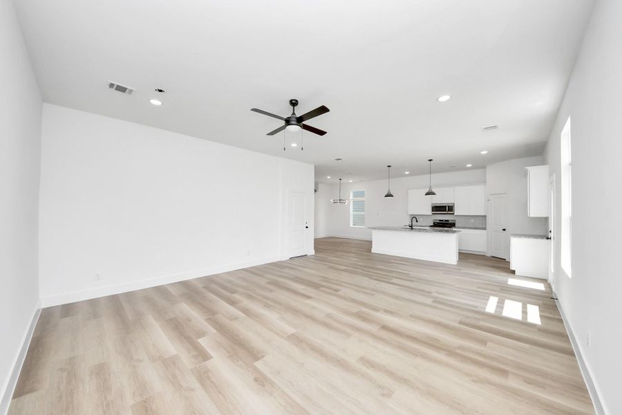 Spacious, unfurnished interior of a new home in , Huffman (Image 29).