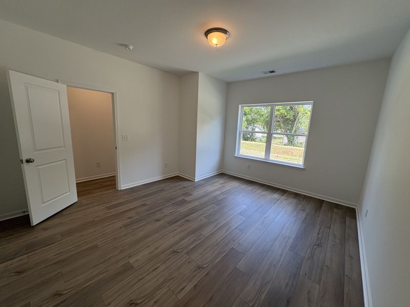 Spacious, unfurnished interior of a new home in Sweetbriar Place, Lebanon (Image 29).