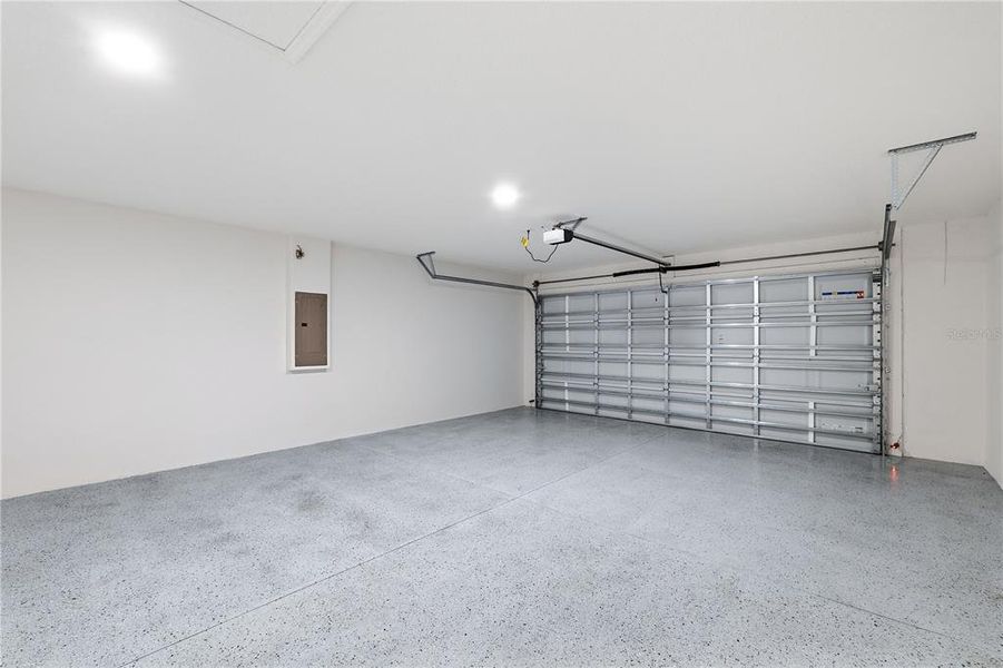 Spacious, unfurnished interior of a new home in , Webster (Image 28).