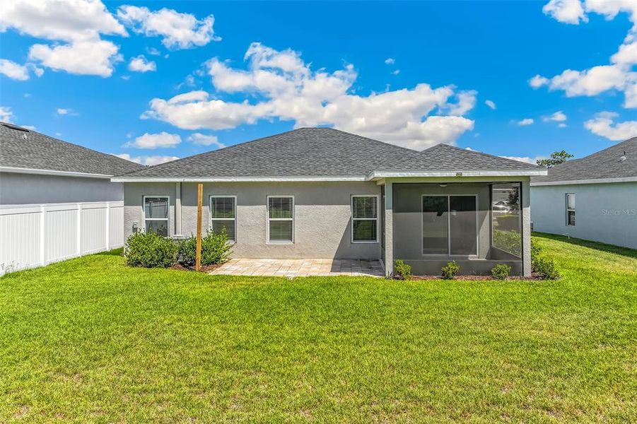 Exterior details and patio area of a home in , Bradenton (Image 15).