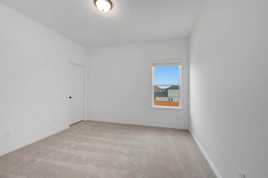 Spacious, unfurnished interior of a new home in Heritage, Dripping Springs (Image 22).