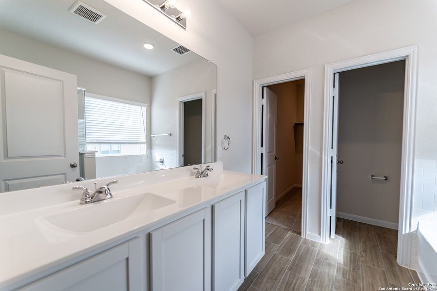 Furnished interior view inside a new home in Hunter's Ranch, San Antonio (Image 4). Furnished interior view inside a new home in Hunter's Ranch, San Antonio (Image 4).