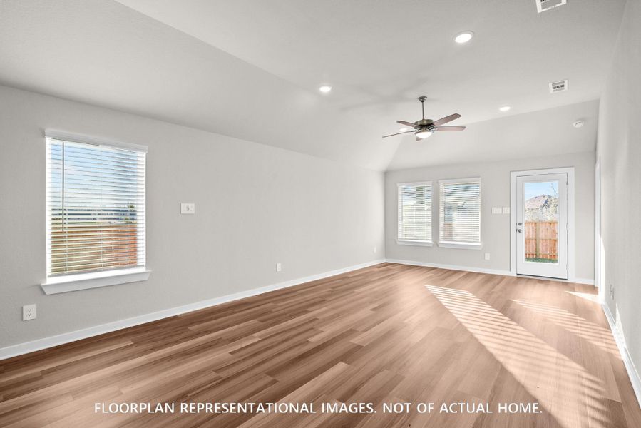 Spacious, unfurnished interior of a new home in Ambrose, La Marque (Image 12).