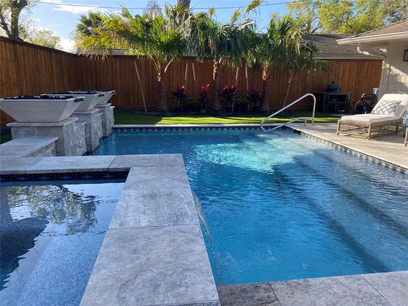 Actual pool at 3107 Kettering. Stunning addition and spectacular view from family room / kitchen and breakfast room. The pool is open to a large lanai, dining area / summer kitchen. Actual pool at 3107 Kettering. Stunning addition and spectacular view from family room / kitchen and breakfast room. The pool is open to a large lanai, dining area / summer kitchen.