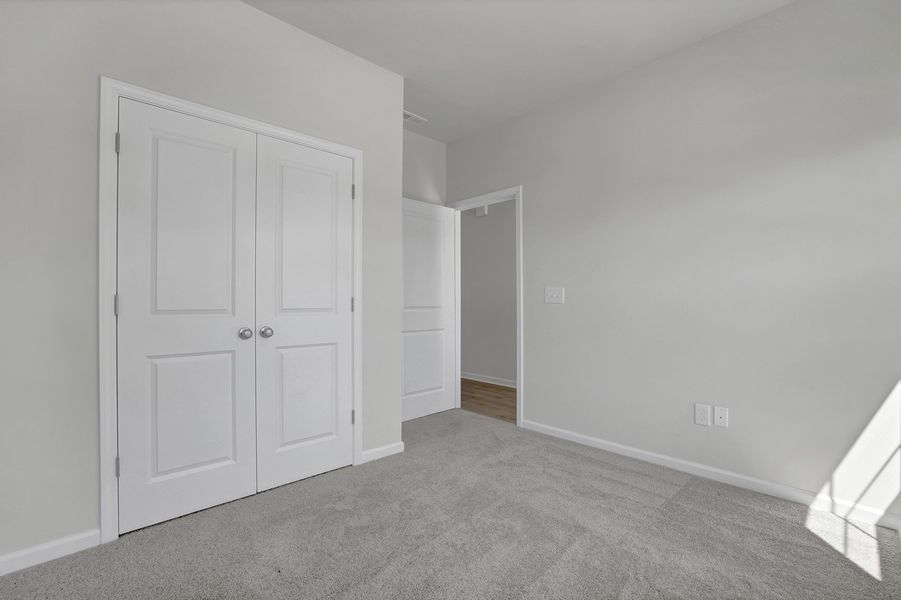 Spacious, unfurnished interior of a new home in River Tide Farms, Bolivia (Image 21).