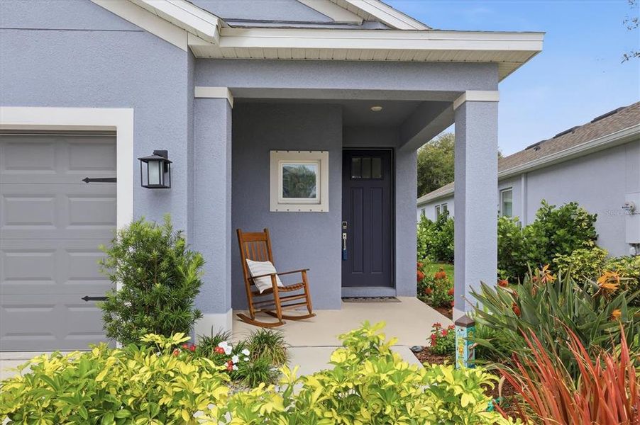 Exterior details and patio area of a home in Palmero, Nokomis (Image 3).