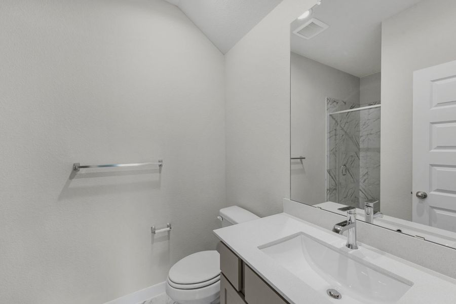 Furnished interior view inside a new home in Huntington Place, Rosharon (Image 12).