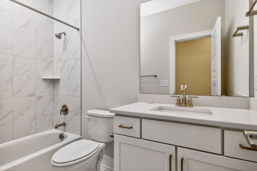 The Glenwood - Bathroom