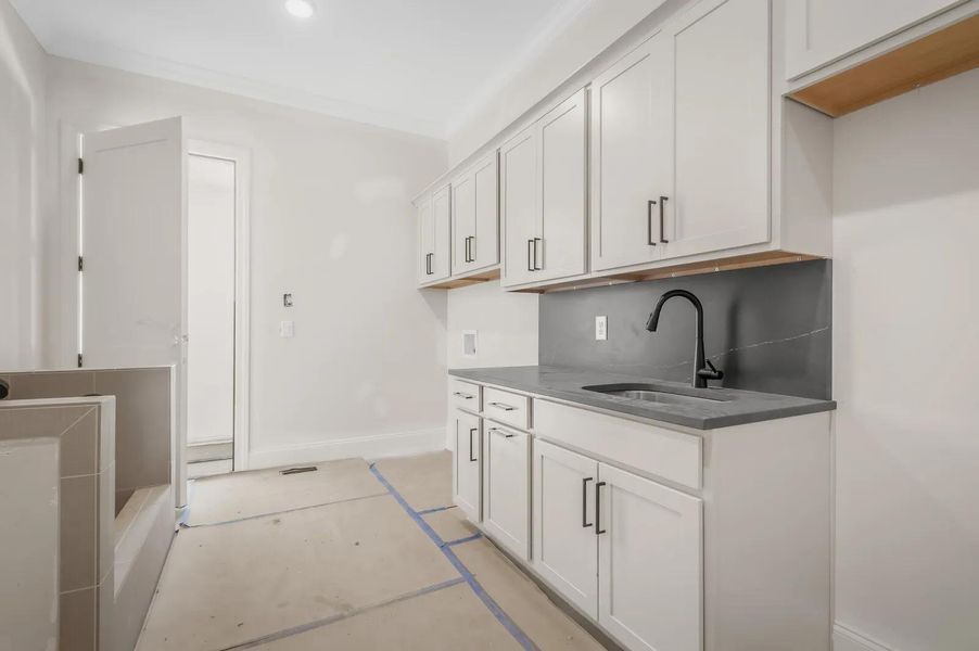 Ballentine B Laundry room Ballentine B Laundry room