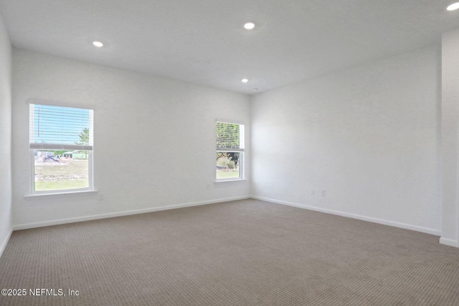 Spacious, unfurnished interior of a new home in Hyland Trail, Green Cove Springs (Image 26).