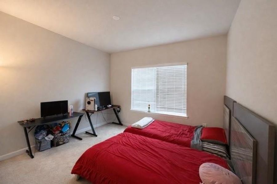 2nd bedroom