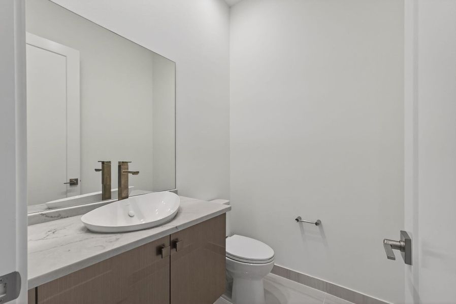 Furnished interior view inside a new home in Apex at Avenir, Palm Beach Gardens (Image 12).