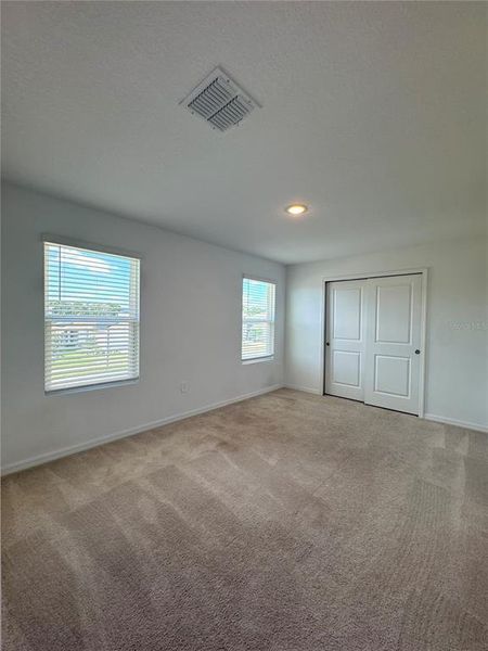 Spacious, unfurnished interior of a new home in Marion Creek, Haines City (Image 29).