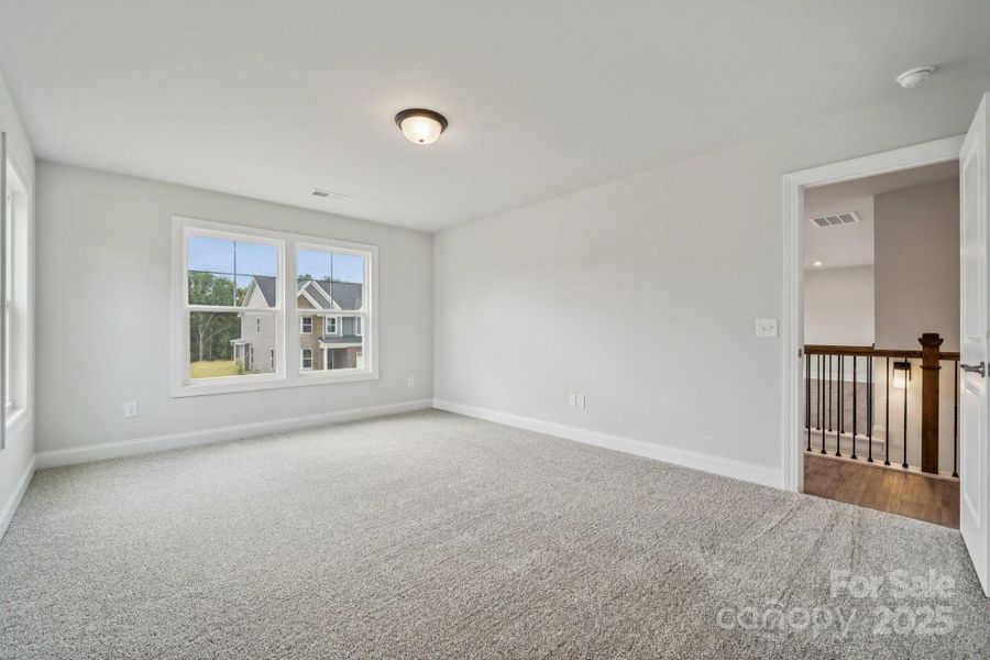 Spacious, unfurnished interior of a new home in Glenhurst, Matthews (Image 14).