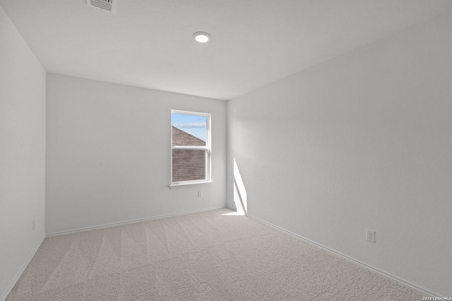 Spacious, unfurnished interior of a new home in Davis Ranch, San Antonio (Image 31).