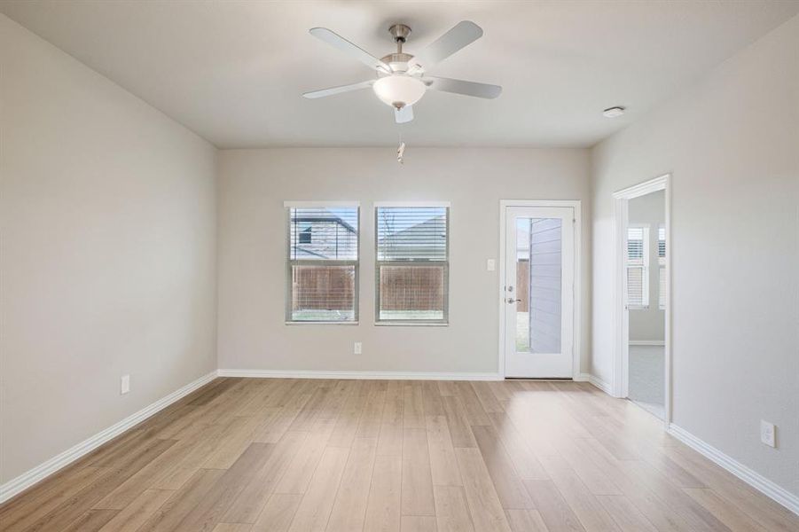 Spacious, unfurnished interior of a new home in Eastridge - Spring Series, McKinney (Image 17).