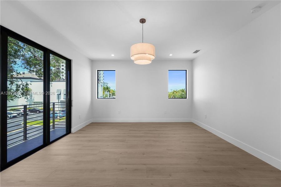 Spacious, unfurnished interior of a new home in , Miami (Image 52).