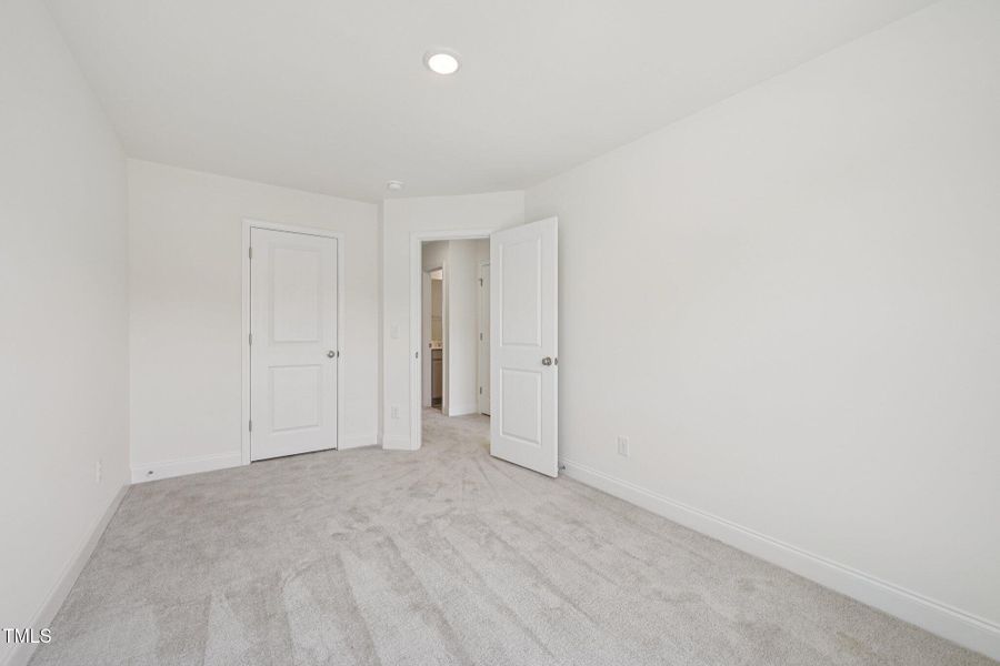 30-web-or-mls-Kensley Grv Ln-2406-030