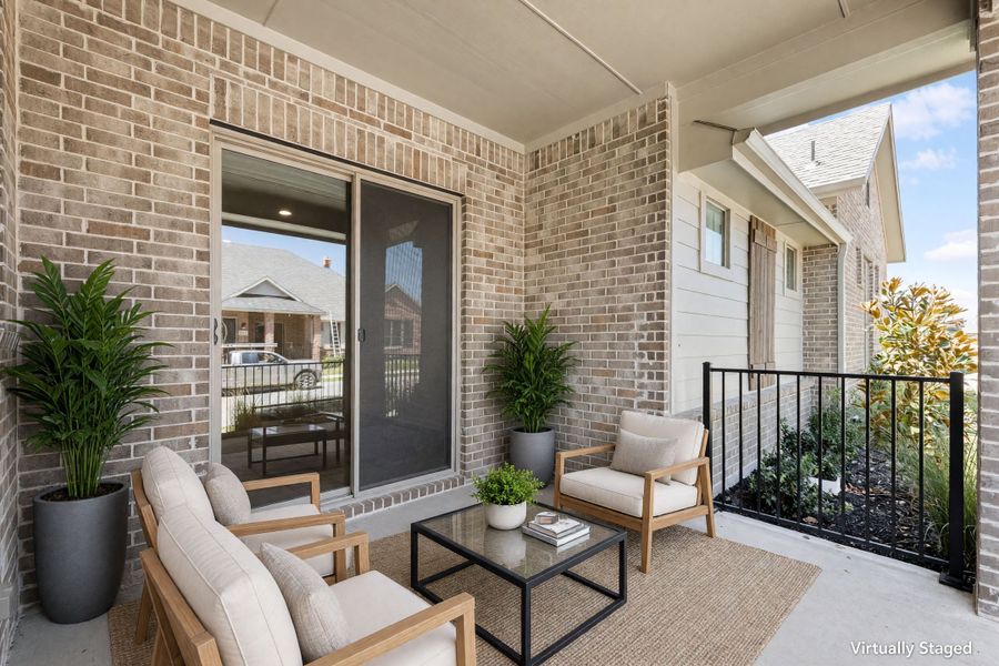Exterior details and patio area of a home in Woodbridge Villas, Wylie (Image 3).