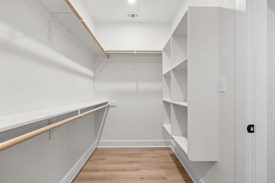 Spacious, unfurnished interior of a new home in , Lexington (Image 25).