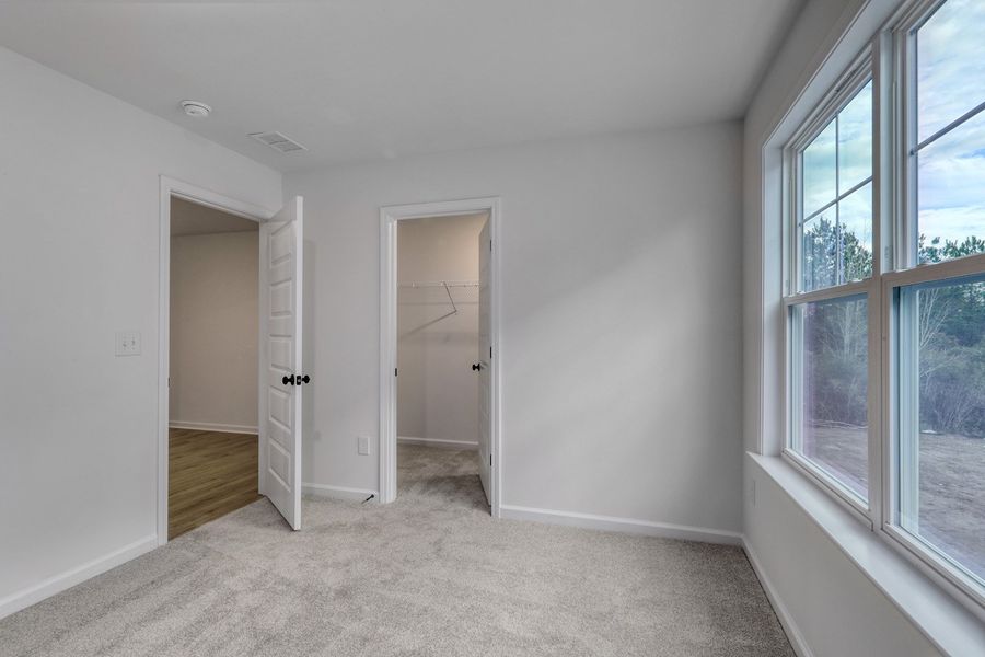 Spacious, unfurnished interior of a new home in Arcadia, Myrtle Beach (Image 39).