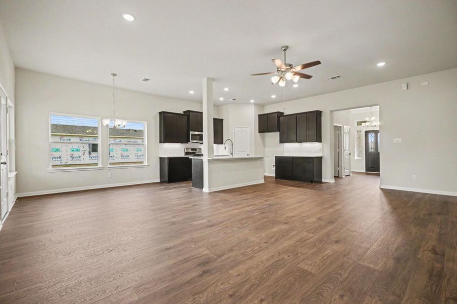 Spacious, unfurnished interior of a new home in Little River Ranch, Bay City (Image 22). Spacious, unfurnished interior of a new home in Little River Ranch, Bay City (Image 22).