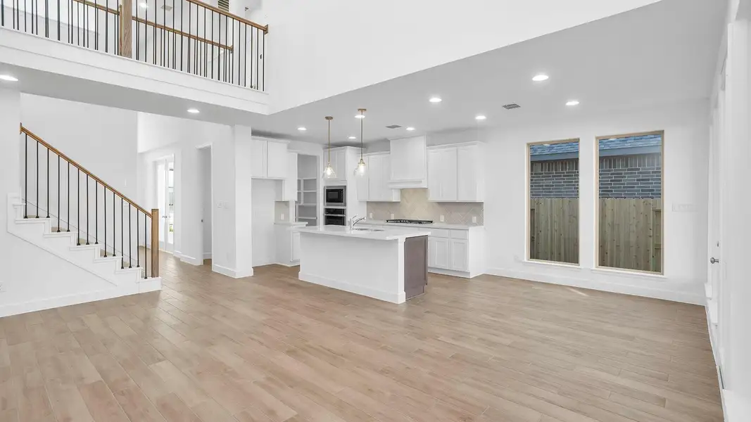 Furnished interior view inside a new home in Escondido 45', Magnolia (Image 6).