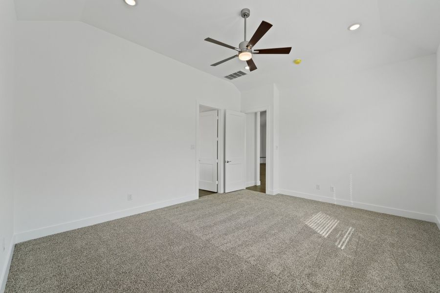 Spacious, unfurnished interior of a new home in Brookewater, Rosenberg (Image 24). Spacious, unfurnished interior of a new home in Brookewater, Rosenberg (Image 24).
