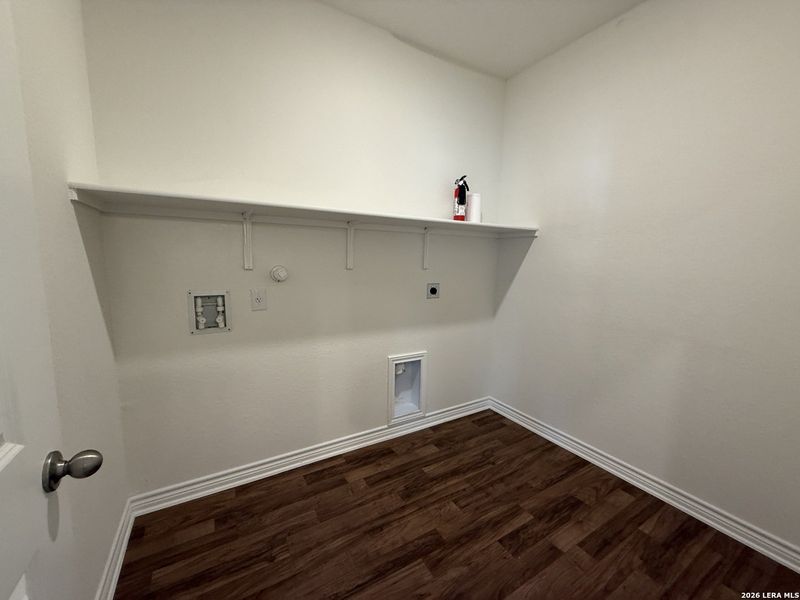 Spacious, unfurnished interior of a new home in Legend Point, New Braunfels (Image 21).