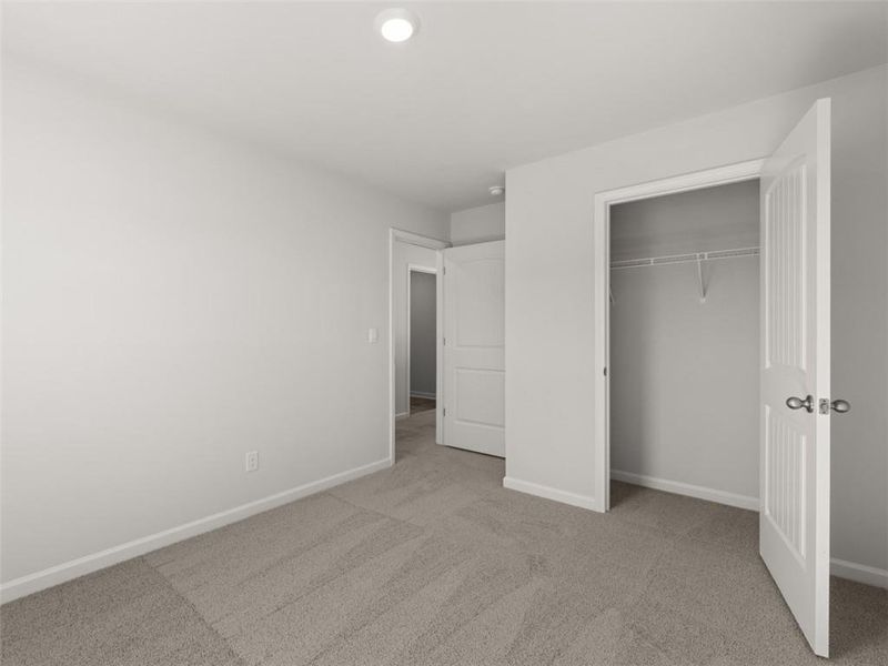 Spacious, unfurnished interior of a new home in Oaks at Cedar Grove, Fairburn (Image 24).