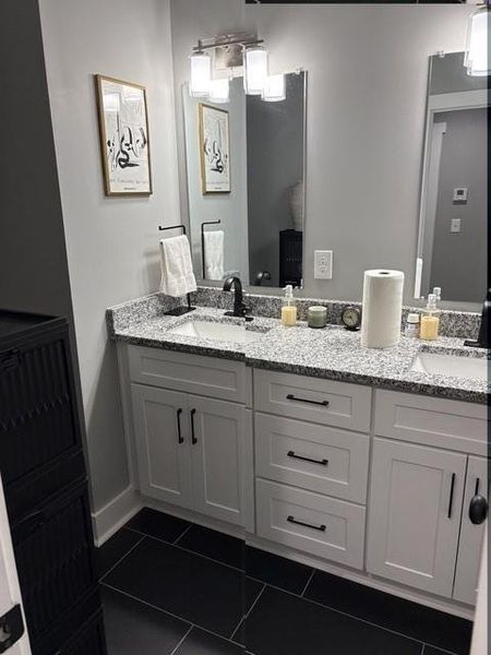 Furnished interior view inside a new home in , Atlanta (Image 40).