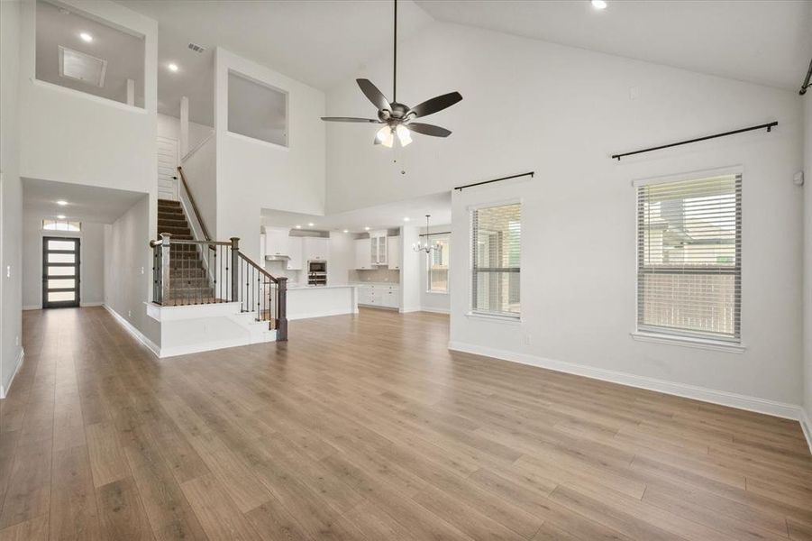 Spacious, unfurnished interior of a new home in Oaks of North Grove, Waxahachie (Image 22).