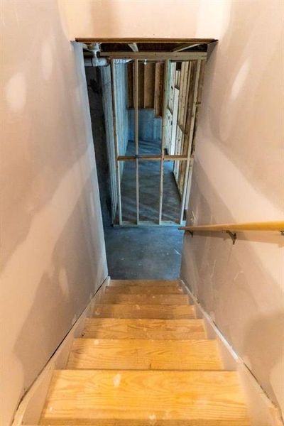 Spacious, unfurnished interior of a new home in Creekside Landing, Dallas (Image 30). Spacious, unfurnished interior of a new home in Creekside Landing, Dallas (Image 30).