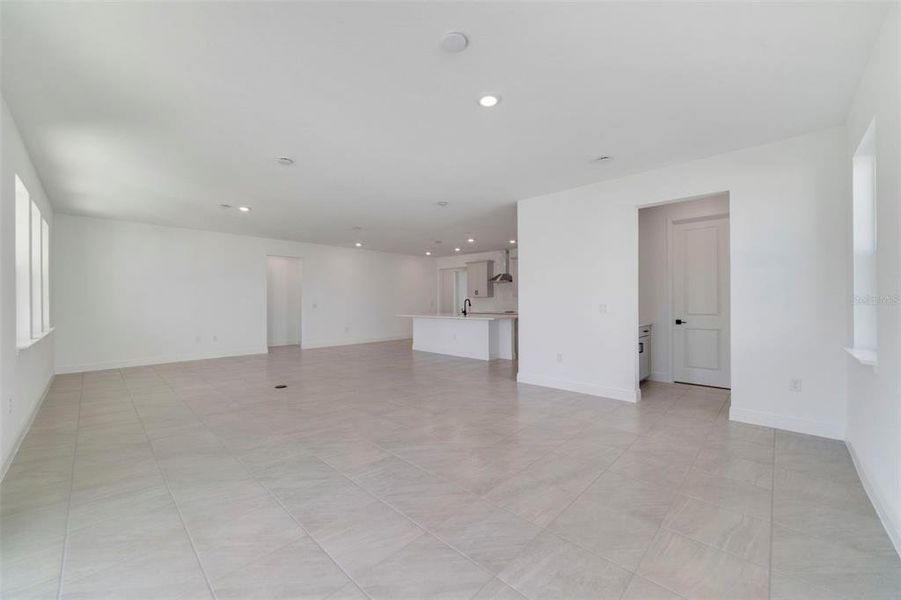 Spacious, unfurnished interior of a new home in Vintner Reserve, Clermont (Image 21). Spacious, unfurnished interior of a new home in Vintner Reserve, Clermont (Image 21).