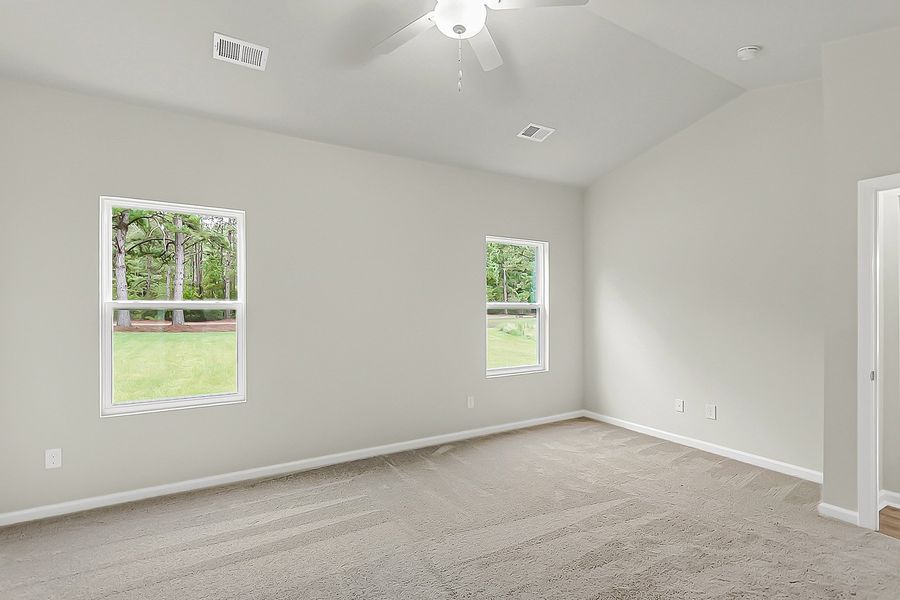 Spacious, unfurnished interior of a new home in Fairway Woods at Wyboo, Manning (Image 31).