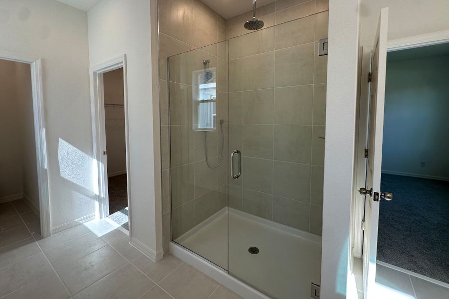 Modern Primary Bathroom with Stylish Features in Central Florida House Modern Primary Bathroom with Stylish Features in Central Florida House