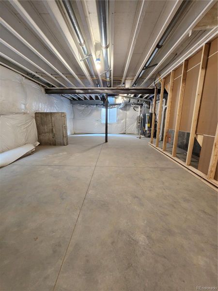 Spacious, unfurnished interior of a new home in , Colorado Springs (Image 18).