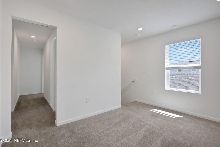 Spacious, unfurnished interior of a new home in Amberly, Green Cove Springs (Image 40).