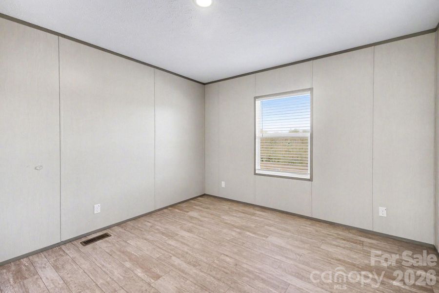 Spacious, unfurnished interior of a new home in , Shelby (Image 22).