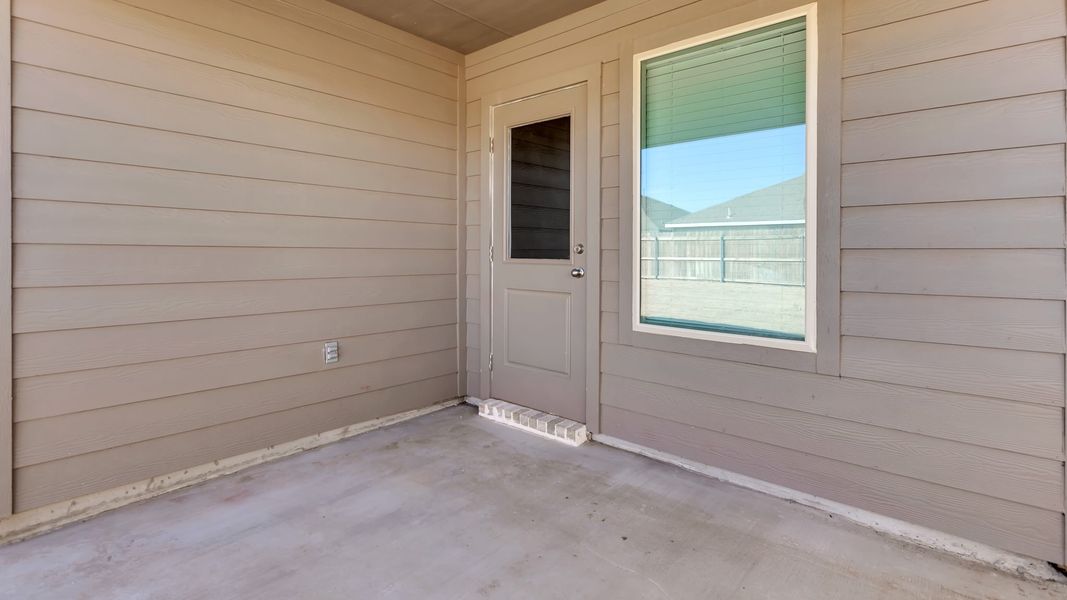 Exterior details and patio area of a home in Allen Farms, Lubbock (Image 3).