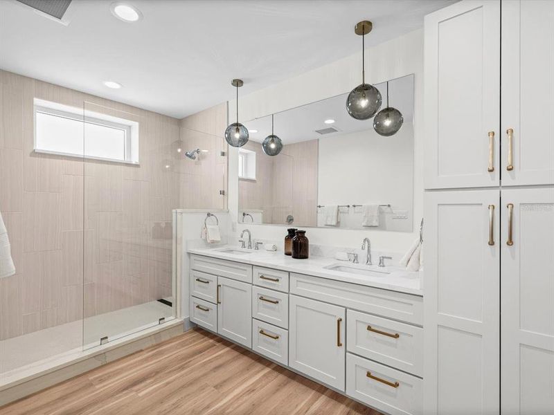 Furnished interior view inside a new home in , Clearwater (Image 38).